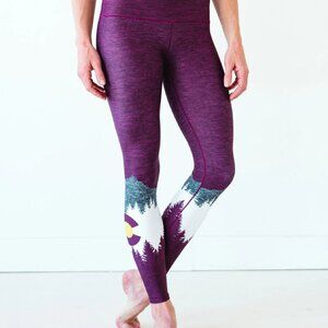 Colorado Threads | Yoga mountain Leggings maroon, size L